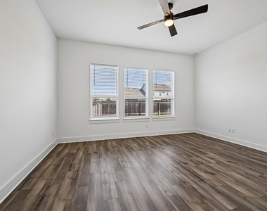 8530 Torrita Dr - Photo Thumbnail 18