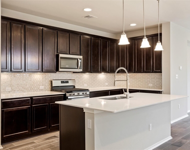 9105 White Coral Dr - Photo Thumbnail 2