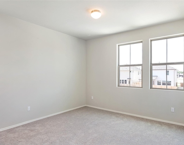 9105 White Coral Dr - Photo Thumbnail 17