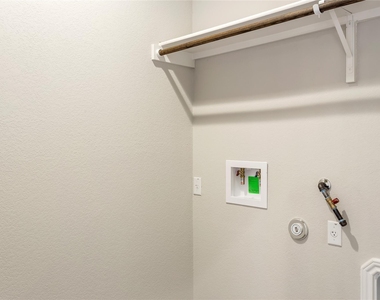 9105 White Coral Dr - Photo Thumbnail 21