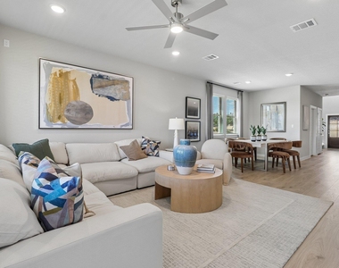 8112 Turning Leaf Cir - Photo Thumbnail 3