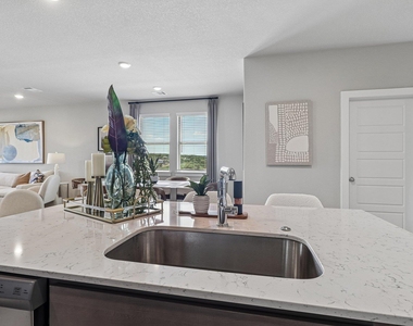 8112 Turning Leaf Cir - Photo Thumbnail 13