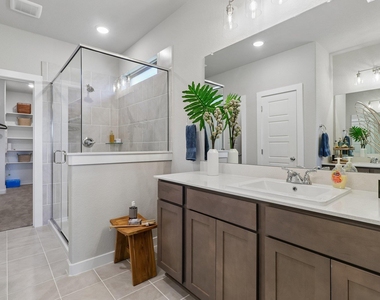 8112 Turning Leaf Cir - Photo Thumbnail 17