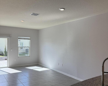 35 Ember Street - Photo Thumbnail 3