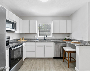 928 Allison Street - Photo Thumbnail 10