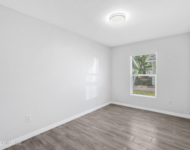 928 Allison Street - Photo Thumbnail 19