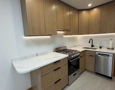 4155 W Addison Street - Photo Thumbnail 6