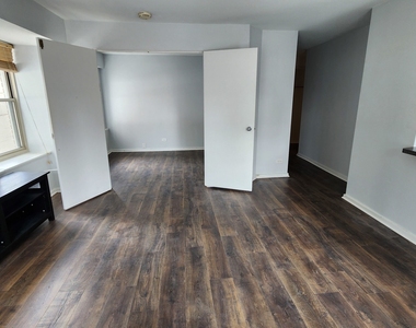 40 E 9th Street - Photo Thumbnail 4