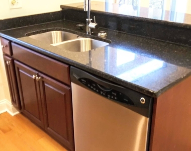 3337 N Halsted Street - Photo Thumbnail 4