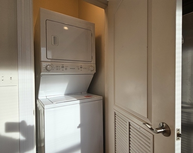3337 N Halsted Street - Photo Thumbnail 12