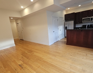 3337 N Halsted Street - Photo Thumbnail 10