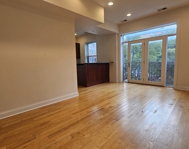 3337 N Halsted Street - Photo Thumbnail 9