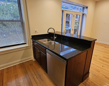 3337 N Halsted Street - Photo Thumbnail 24