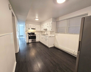 5972 S Archer Avenue - Photo Thumbnail 7