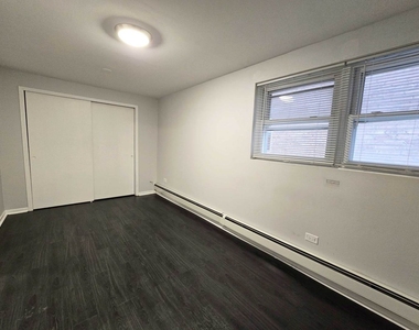 5972 S Archer Avenue - Photo Thumbnail 10