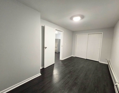 5972 S Archer Avenue - Photo Thumbnail 11