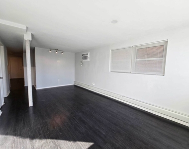 5972 S Archer Avenue - Photo Thumbnail 2