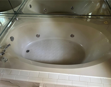 3305 Maple Ridge Court - Photo Thumbnail 27