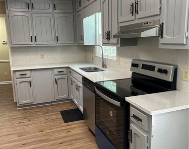3305 Maple Ridge Court - Photo Thumbnail 13