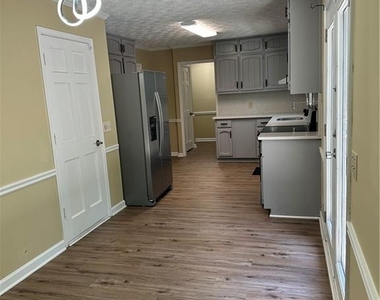 3305 Maple Ridge Court - Photo Thumbnail 11