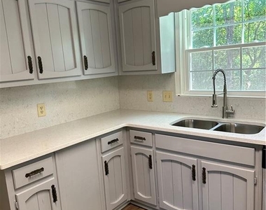 3305 Maple Ridge Court - Photo Thumbnail 14
