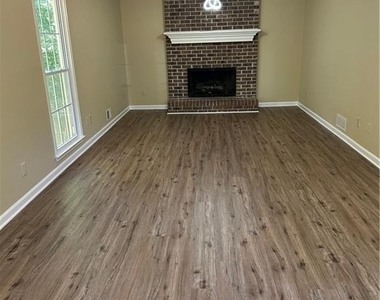 3305 Maple Ridge Court - Photo Thumbnail 9