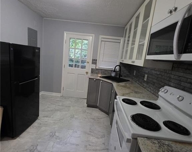 853 Rowland Street - Photo Thumbnail 8