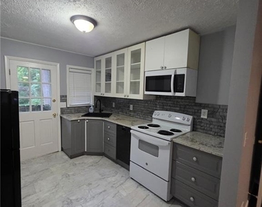 853 Rowland Street - Photo Thumbnail 7