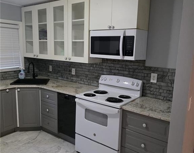 853 Rowland Street - Photo Thumbnail 3