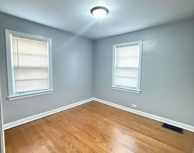 7529 W Rosedale Avenue - Photo Thumbnail 7