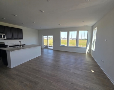 225 Cooney Way - Photo Thumbnail 4