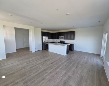 225 Cooney Way - Photo Thumbnail 2