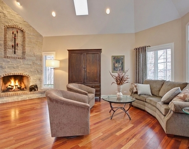 7229 Roxbury Court - Photo Thumbnail 7