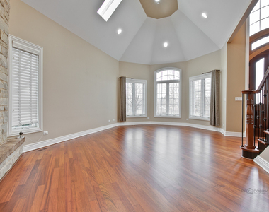 7229 Roxbury Court - Photo Thumbnail 8