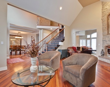 7229 Roxbury Court - Photo Thumbnail 6