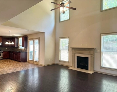 3238 Sag Harbor Court - Photo Thumbnail 8
