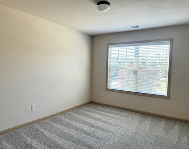 3238 Sag Harbor Court - Photo Thumbnail 24