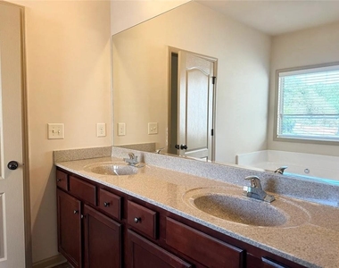 3238 Sag Harbor Court - Photo Thumbnail 21