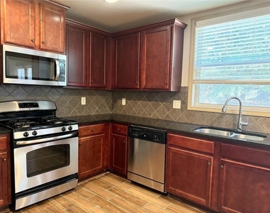 3238 Sag Harbor Court - Photo Thumbnail 14