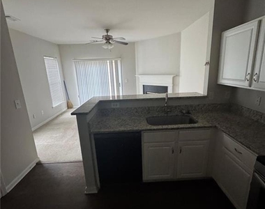 950 Redwood Drive - Photo Thumbnail 8