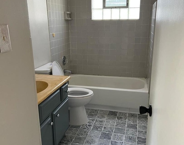 212 Northridge Avenue - Photo Thumbnail 6