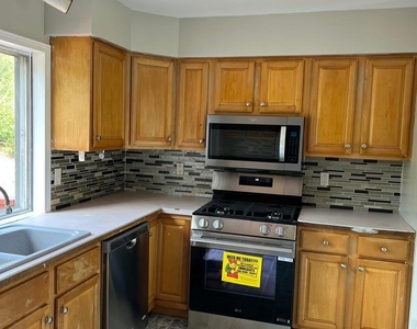 212 Northridge Avenue - Photo Thumbnail 12