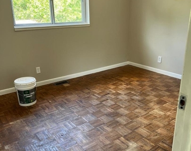212 Northridge Avenue - Photo Thumbnail 2