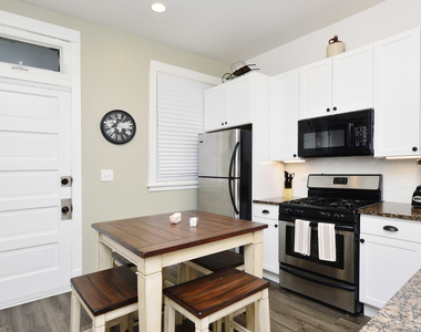 2904 W Diversey Avenue - Photo Thumbnail 7