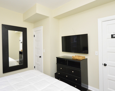 2904 W Diversey Avenue - Photo Thumbnail 10