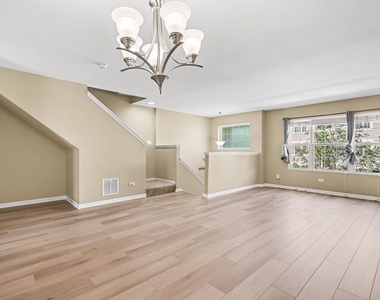 24617 Patriot Square Drive S - Photo Thumbnail 4