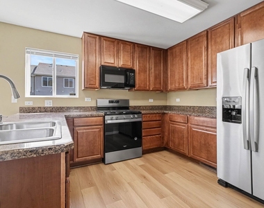 24617 Patriot Square Drive S - Photo Thumbnail 5