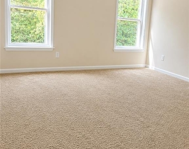 388 Saint Claire Drive - Photo Thumbnail 10