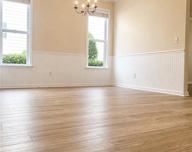 388 Saint Claire Drive - Photo Thumbnail 9