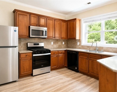 388 Saint Claire Drive - Photo Thumbnail 6